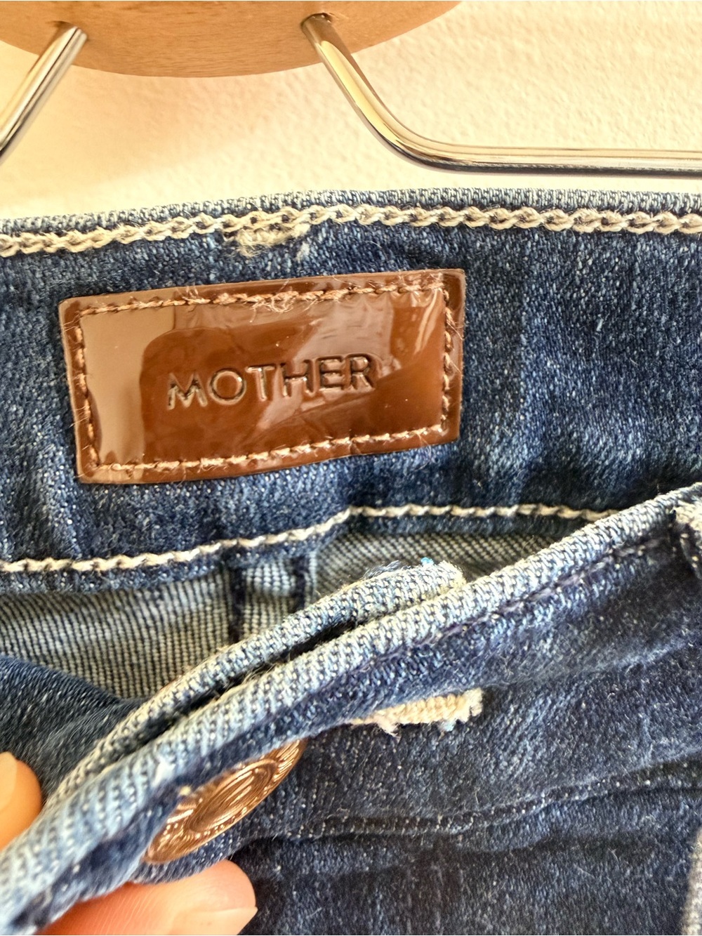 MOTHER The Dazzler Hover Jeans Invitation Only Size 26 Distressed Dark Blue - Picture 2 of 16